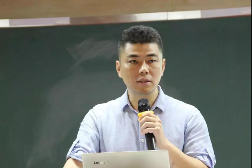高级产品经理,高级培训工程师方炜作专题授课